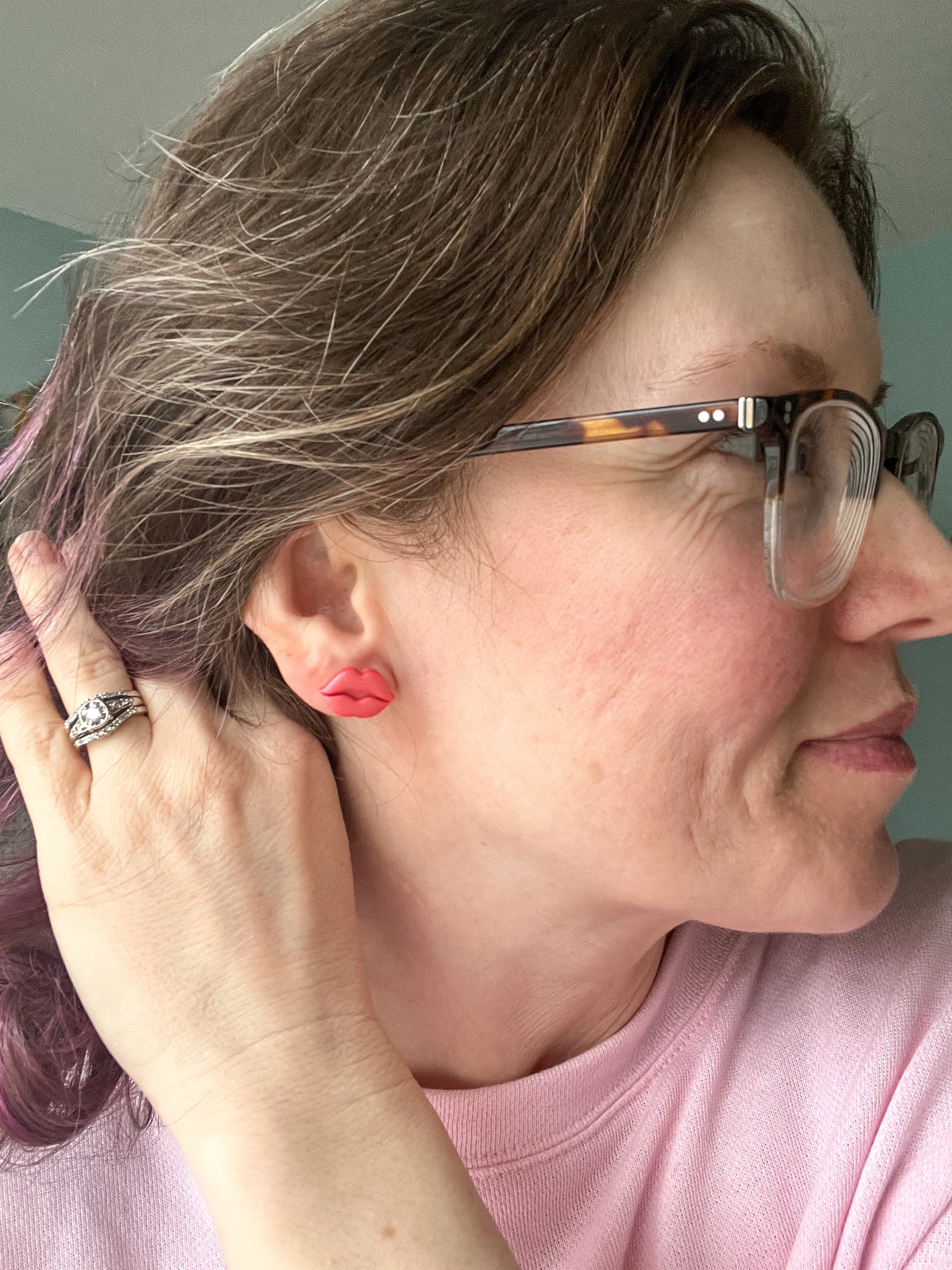 "Shimmer Sunset" Lip Shape Clay Studs