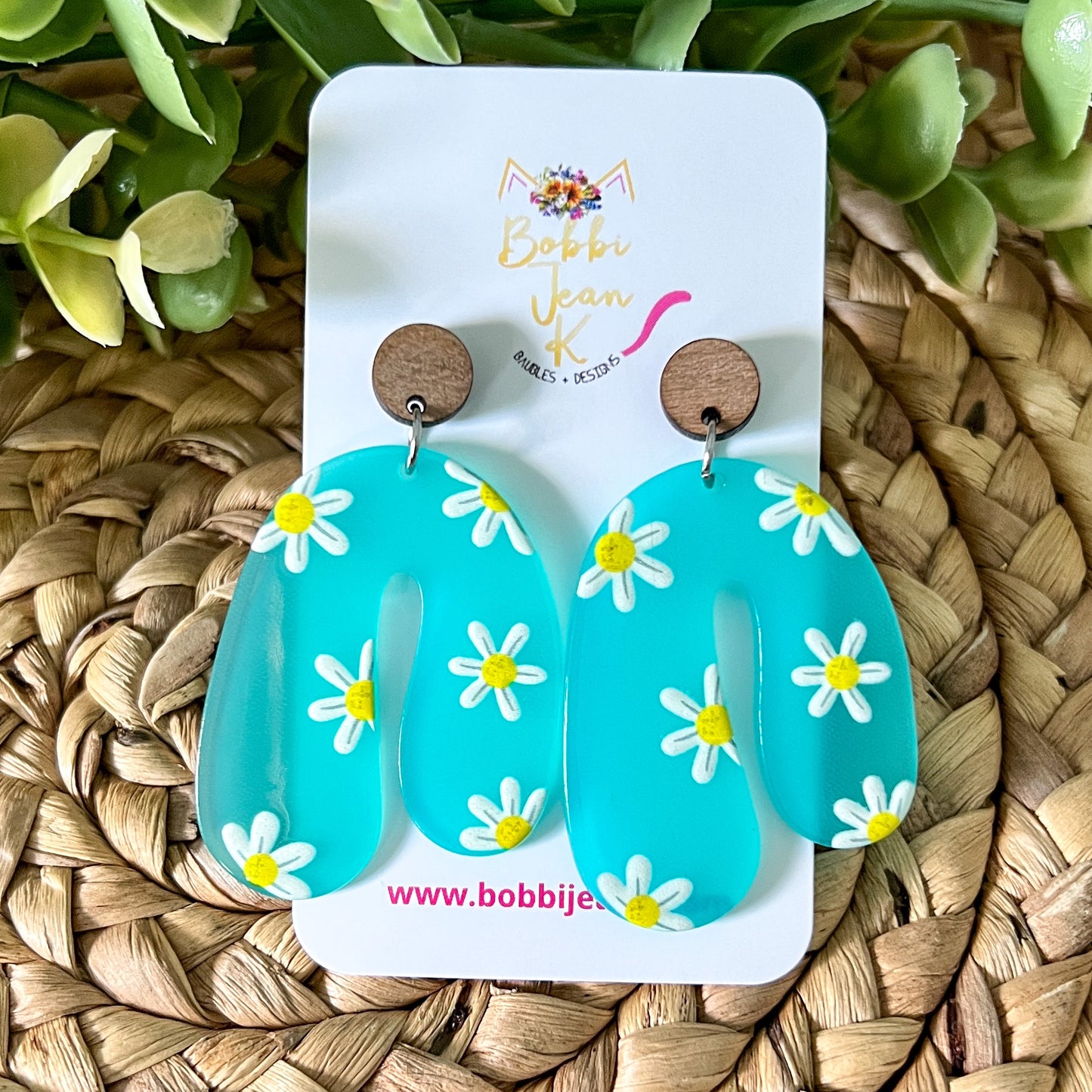 Aqua Daisy Acrylic & Resin Arches: Choose From 2 Styles
