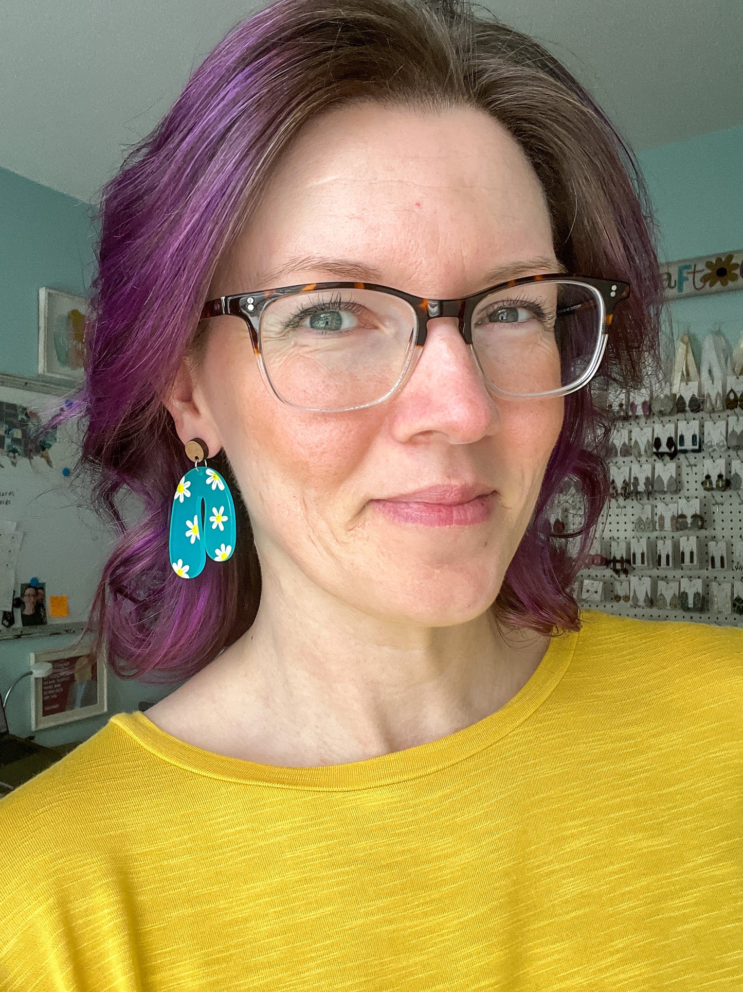 Aqua Daisy Acrylic & Resin Arches: Choose From 2 Styles