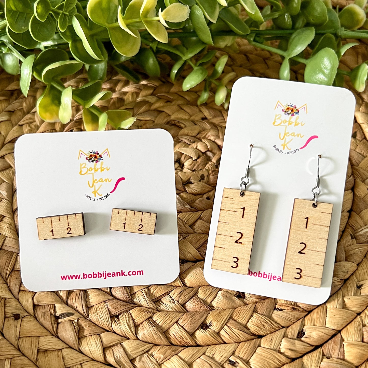 Ruler Wood Studs: Choose From 2 Wood Options