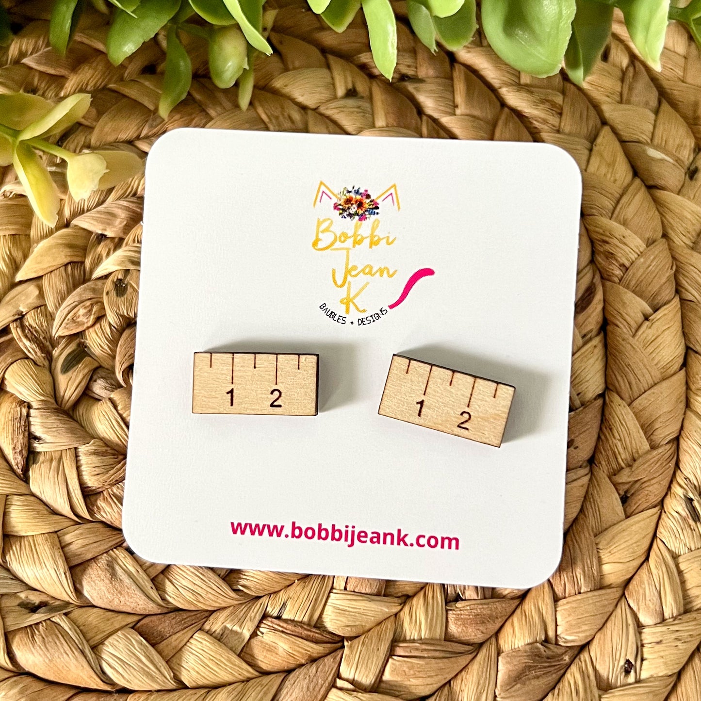 Ruler Wood Studs: Choose From 2 Wood Options