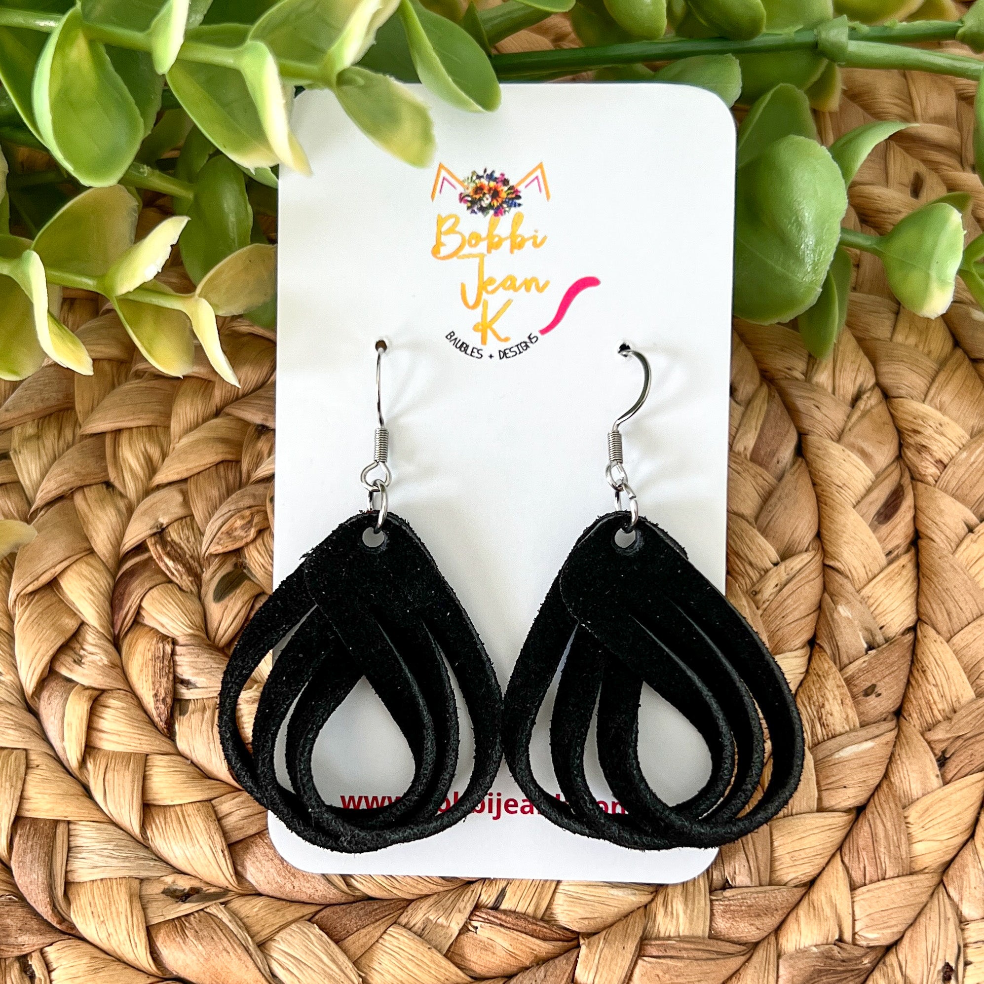 The Carla Small Leather Earrings - Black (Hand Dyed) – Amber Poitier Inc.