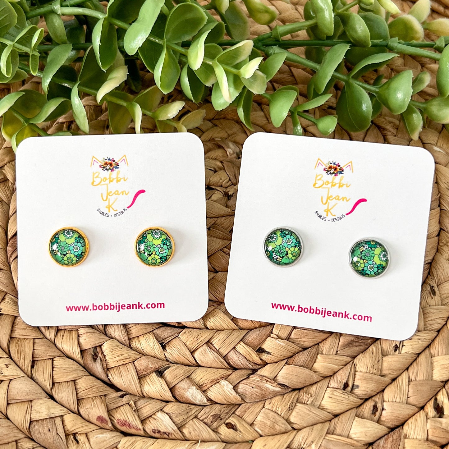 Retro Daisy Glass Studs 12mm: Choose Silver or Gold Settings